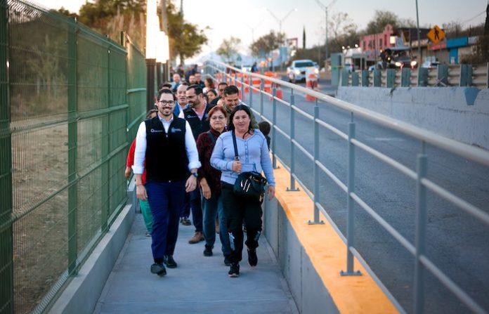 Santiago entrega paso peatonal inferior para mejorar seguridad en Carretera Nacional