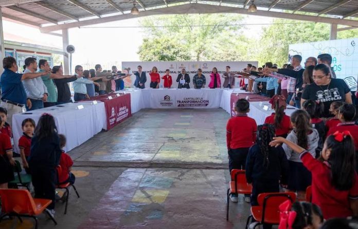 Escobedo lanza programa “Juan Carlos” para proteger a madres en situación vulnerable