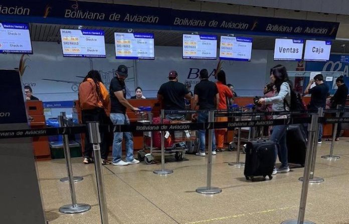 Bolivia expulsa a 20 miembros de la secta Kailasa por avasallamiento de tierras indígenas