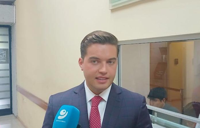 Presenta Jesús Elizondo iniciativa con el fin de castigar a quienes roben pensiones a familiares a través de engaños