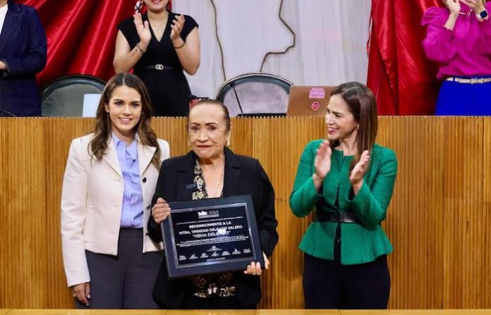 Congreso del Estado rinde homenaje a la leyenda teatral Trinidad “Nena” Delgado