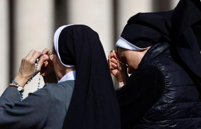 Cardenal niega existencia de motivos para abordar dimisión del papa Francisco