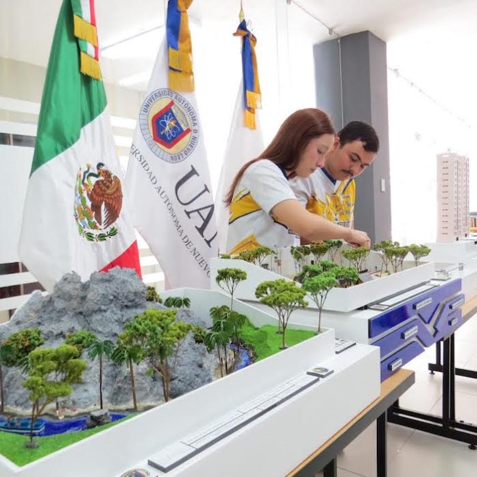 Estudiantes de la UANL brillan en Ecuador con innovador proyecto antisísmico