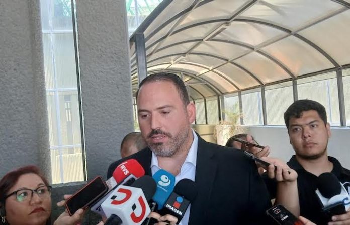 Diputado de Morena apoya prohibición de comida chatarra en escuelas