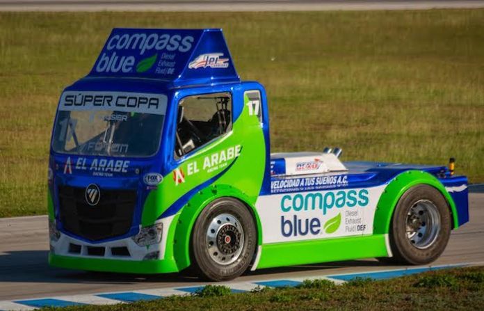 “El Árabe Racing Team by Compass Blue” conquista su primer podio en Yucatán en la temporada 2025 de Tractocamiones