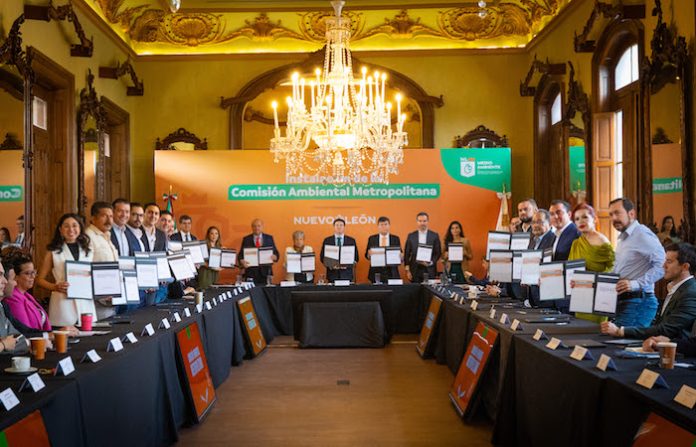 Instala Samuel García Comisión Ambiental Metropolitana para combatir la contaminación