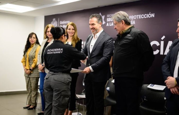 Concientiza DIF Monterrey a cadetes de policías sobre el trato a personas con discapacidad