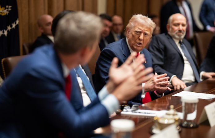 México no pagará aranceles en productos del T-MEC hasta el 2 de abril, dice Trump