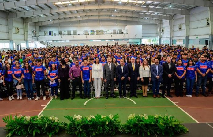 Escobedo amplía apoyo a estudiantes con el programa “Becarios de la Transformación”