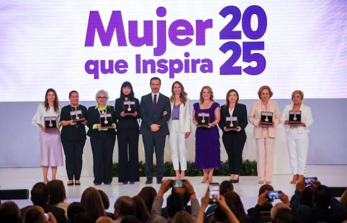 Monterrey reconoce a ocho mujeres destacadas con la medalla “Mujer que Inspira” 2025