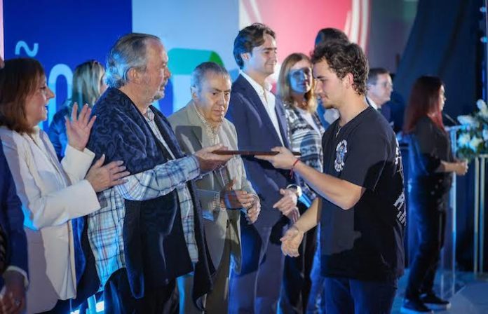 Reconoce Municipio a atletas de Osos San Pedro