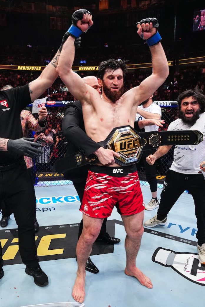Artemarcialista ruso Magomed Ankalaev logra título de campeón de peso semipesado de la UFC