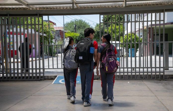 Más de un millón de estudiantes inician vacaciones de Semana Santa en NL