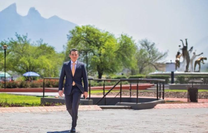 Diputado urge medidas preventivas ante intenso calor en Monterrey