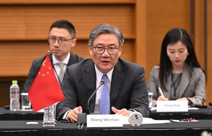 China advierte que aranceles recíprocos de EU pueden provocar una crisis humanitaria