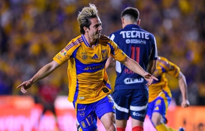 Tigres remonta con polémica en un Clásico Regio para el recuerdo