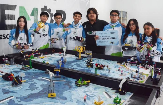 Talento de Apodaca busca brillar en Houston con innovación ecológica en torneo mundial de robótica