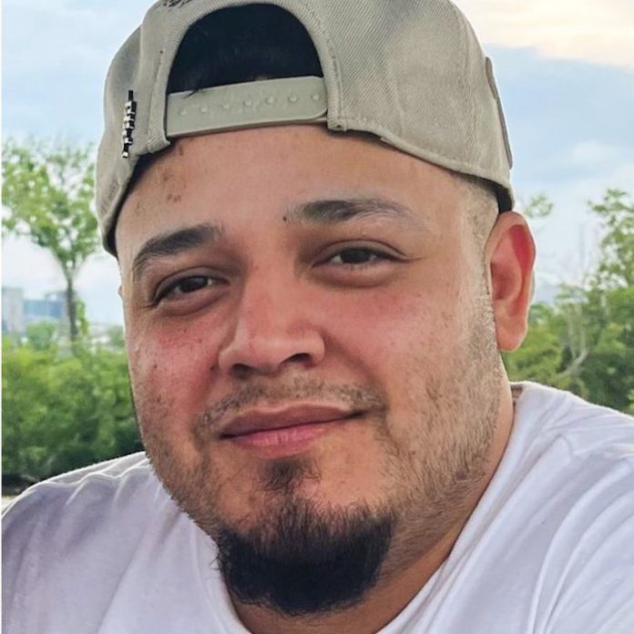 Senador de EU denuncia que no puede visitar a hombre deportado por error a El Salvador