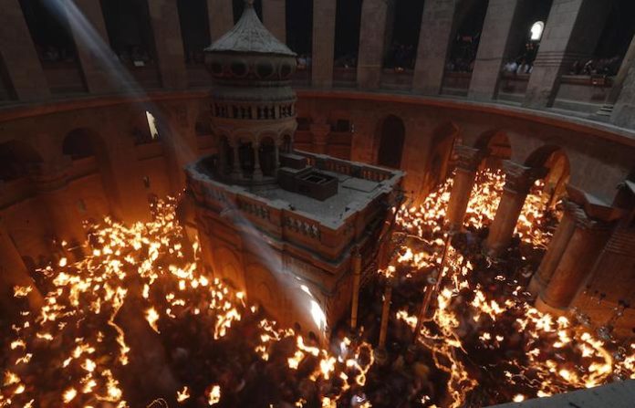 Impiden otra vez al arzobispo Marchel volar a Jerusalén para el Fuego Sagrado