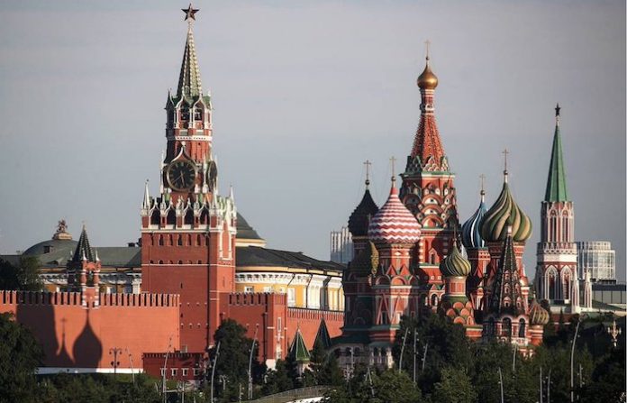 Putin pide aprobar lista de empresas de países hostiles que suspendieron su labor en 2022