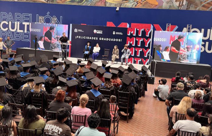 De ocho semanas a un futuro promisorio: primera generación de Prepa Regia se gradúa