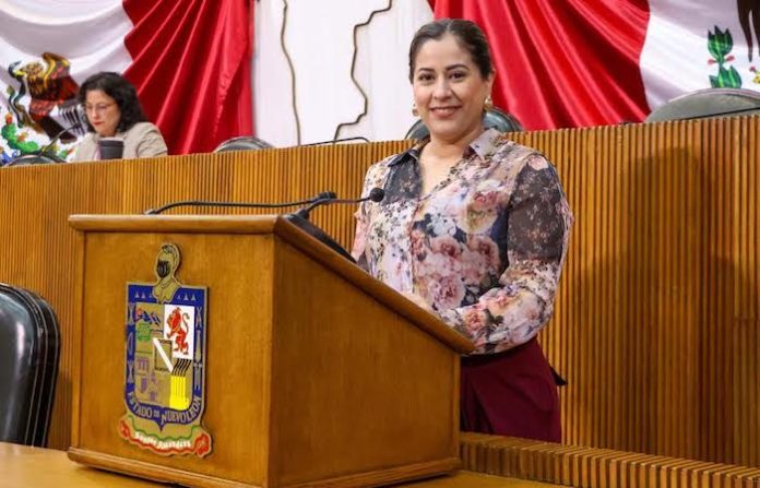 Adultos mayores sin huellas dactilares enfrentan exclusión financiera