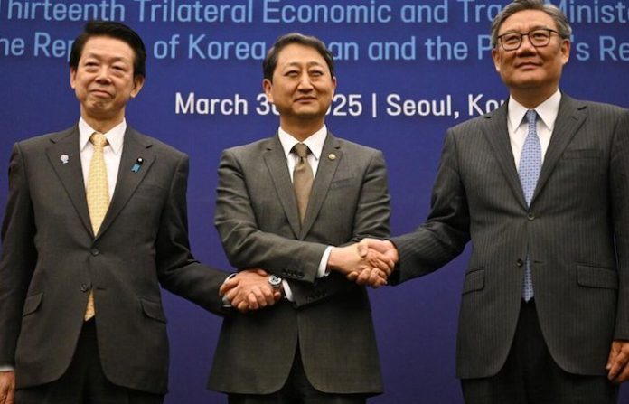 “China, Japón y Corea del Sur dan señales de tener la intención de establecer su propio rumbo”