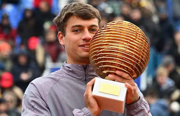 Cobolli estrena su palmarés en Bucarest