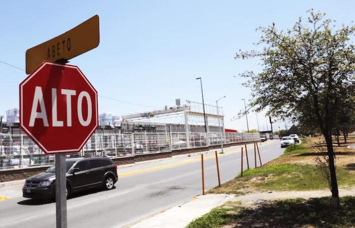Corte vial en Escobedo por reparación de drenaje pluvial