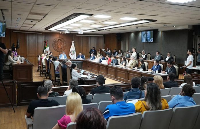Monterrey da luz verde al retiro inmediato de autos tras choques menores para agilizar el tráfico