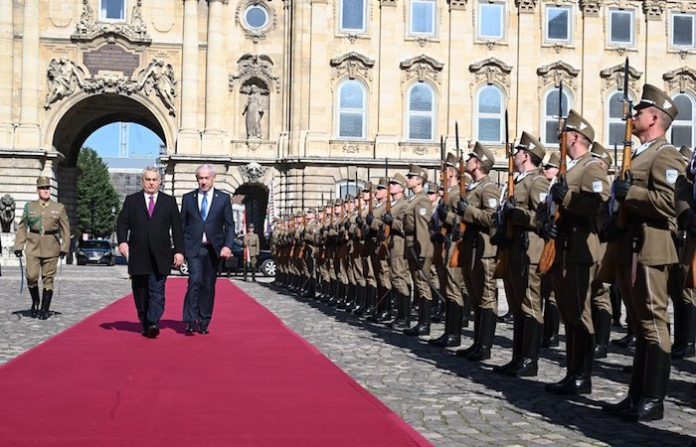 La Unión Europea lamenta la intención de Hungría de abandonar la CPI