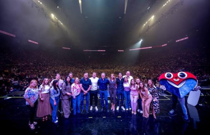 Monterrey llena de música y emoción la Arena para homenajear a las mamás