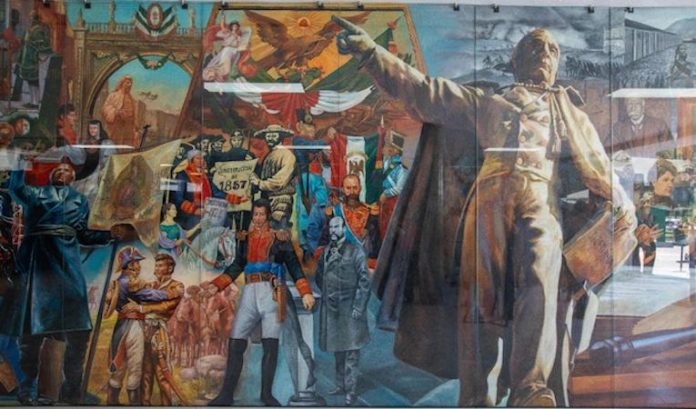 UANL devela mural que plasma la evolución del derecho en trazos de arte