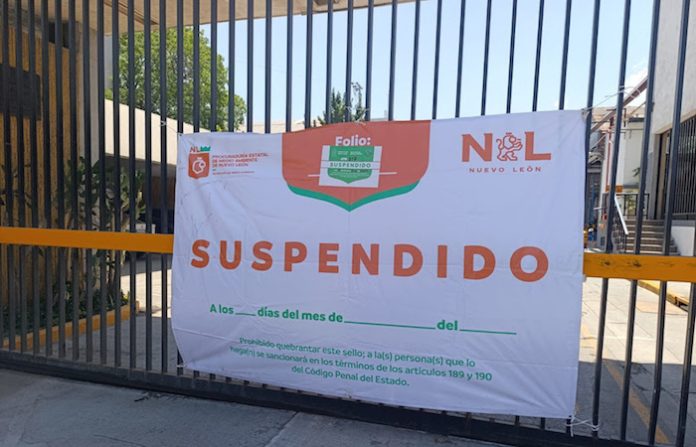 Clausuran PYOSA por contaminar arroyo con desechos tóxicos