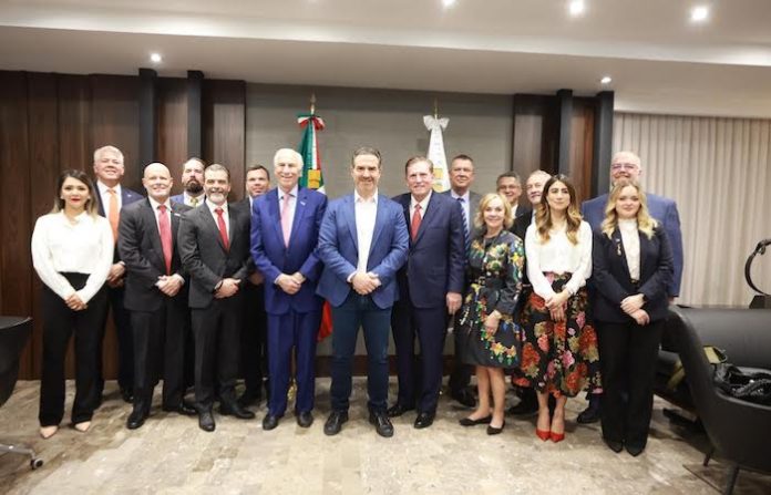 Monterrey fortalece lazos con Texas y combate dengue con descacharrización