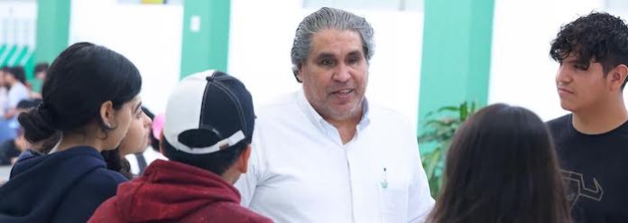 “Si otros pueden, tú también”: el mensaje de un maestro que venció la oscuridad