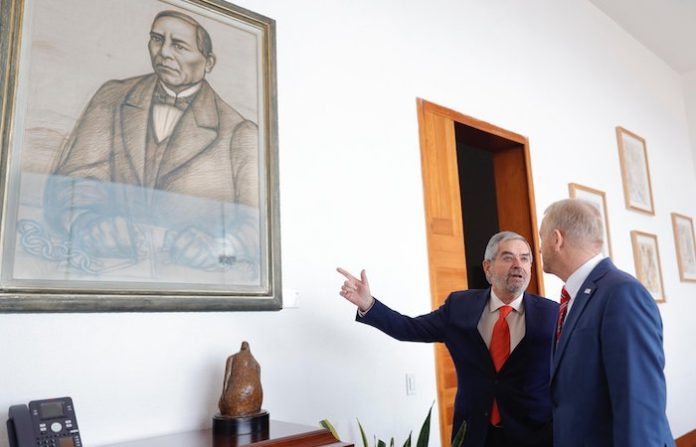 México y nuevo embajador de EU acuerdan relación de cooperación y respeto