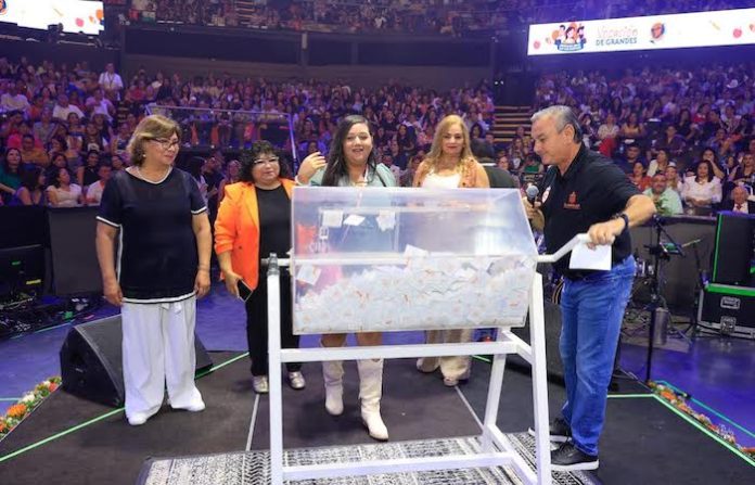 Maestros de Guadalupe celebran su día con música, premios y un mensaje de unión educativa