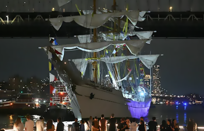 Estados Unidos tendrá en 30 días informe de choque de buque escuela mexicano con puente de Brooklyn