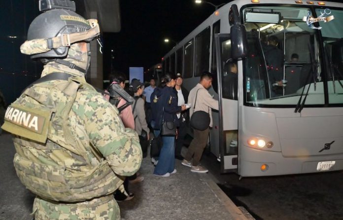 Regresan a México 172 cadetes que viajaban en el buque ‘Cuauhtémoc’, accidentado en EU