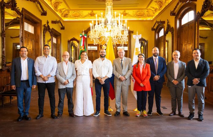 Gobernadores colombianos exploran modelos de desarrollo de Nuevo León