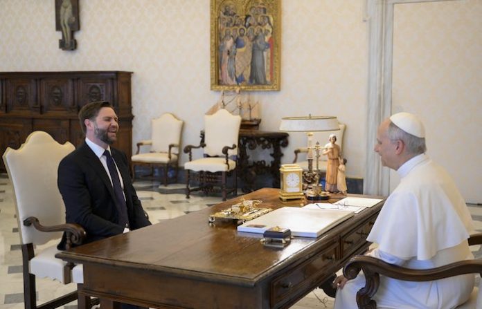 Vicepresidente de EU espera que relación con Vaticano contribuya a mitigar conflictos