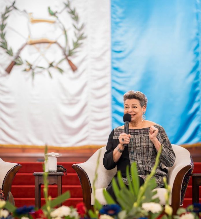 Guatemala niega que primera dama esté asilada en México y aclara que cumple agenda oficial