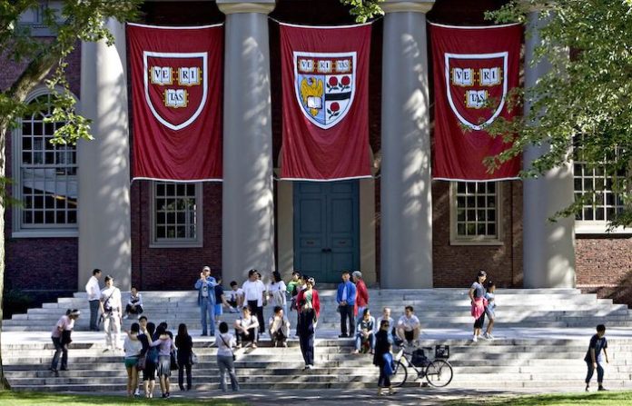 Pese a indulto, las amenazas contra la Universidad de Harvard no cesarán