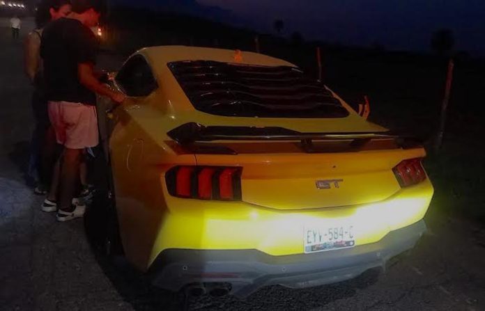 Detiene Policía de Santiago a menores que realizaban maniobras temerarias en automóvil