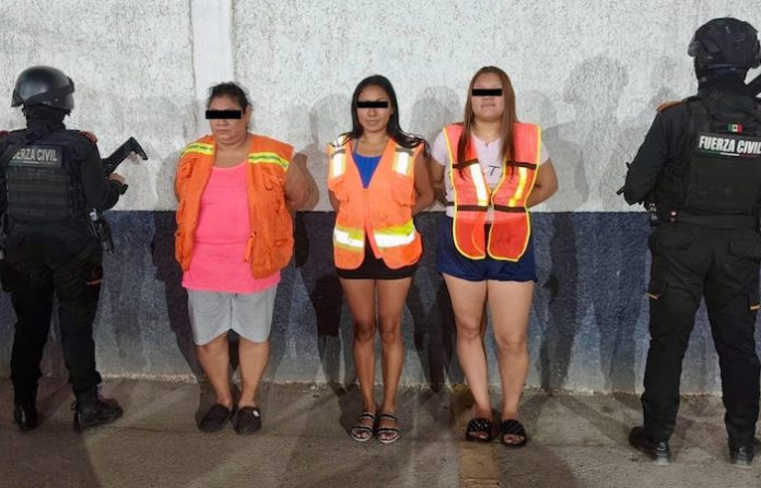 Detienen a tres mujeres presuntamente vinculadas a grupo delictivo en Monterrey