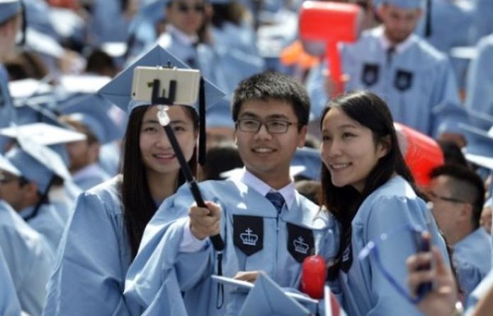Pekín critica a EU por revocar visas a estudiantes chinos: “Es injustificable”