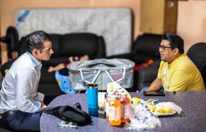 De corazón naranja: Miguel Flores ayuda a joven a recuperar la visión