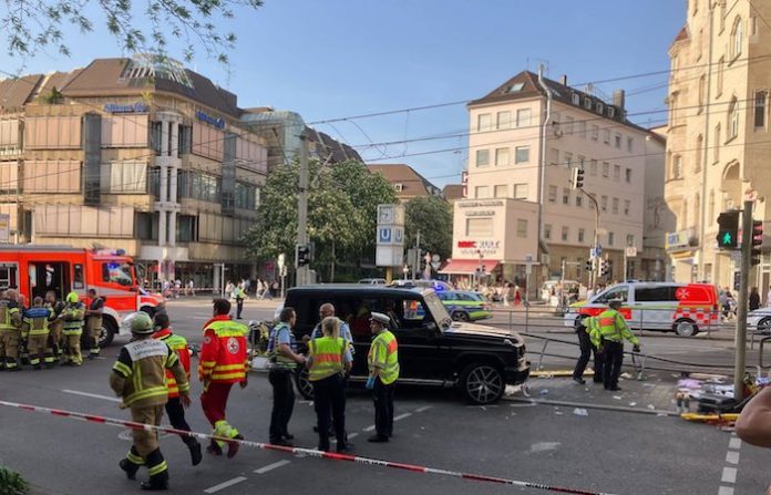 Aumenta a ocho el número de heridos en un atropello en la ciudad alemana de Stuttgart