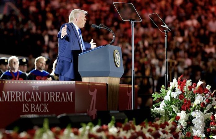 Trump busca que México apruebe una mayor presencia militar de EU para luchar contra el narco